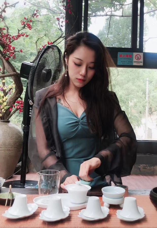李倩